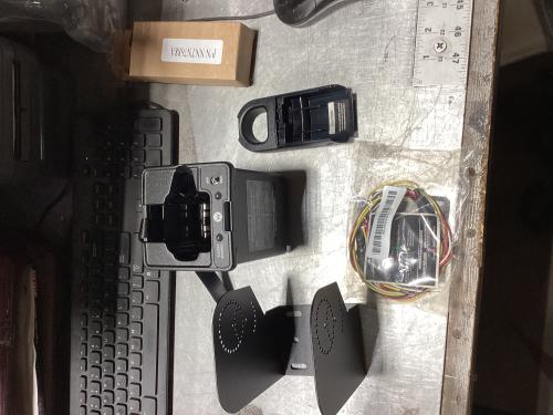 NNTN7624C - IMPRES RADIO CHARGER - image 1