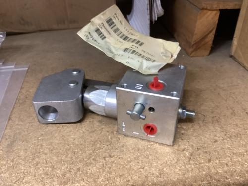 1317877 - PUMP,MANUAL,CAB LIFT,REMOTE MN