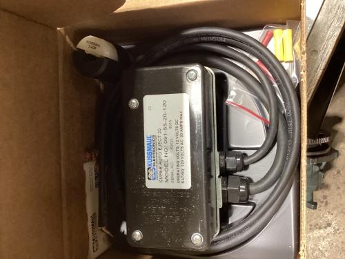 63-1605-0007 - INLET,FLANGED 120V 20A ST AUTO