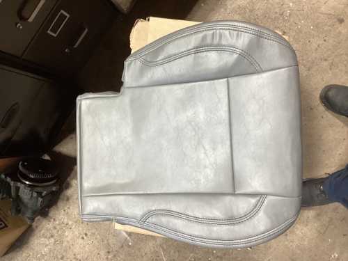 3580924 - BOTTOM SEAT CUSHION ASSY,VAL