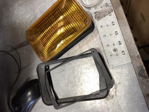 61-1525-0035 - LIGHT,WHELEN,600 SERIES - image 1