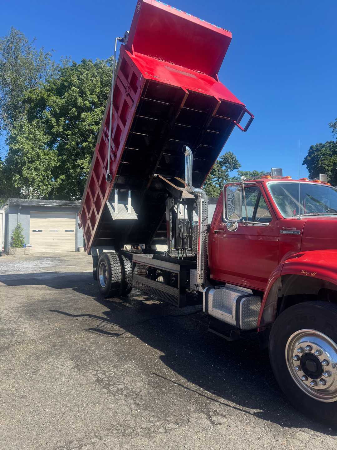 1998 Ford F700 Dump Truck