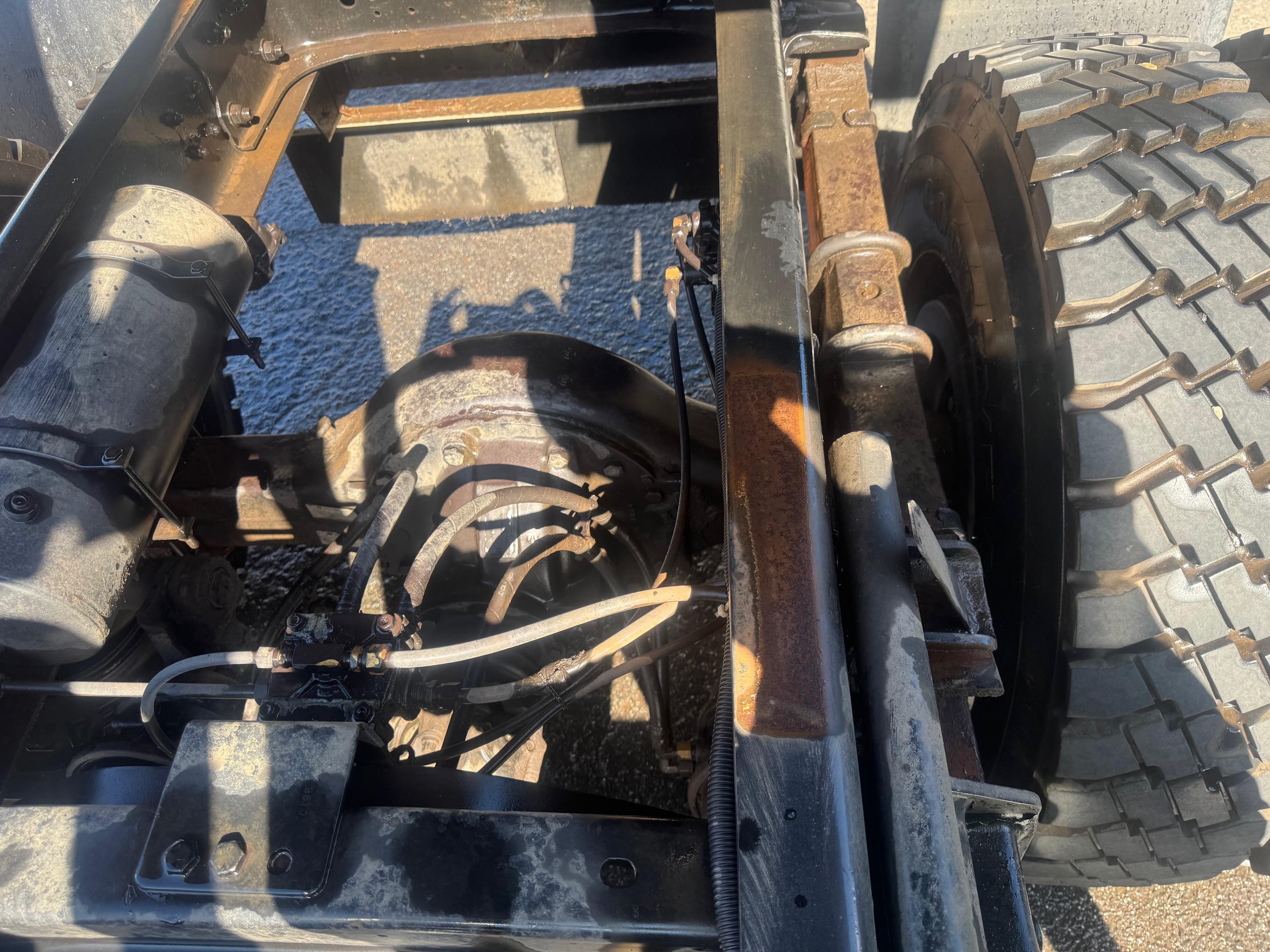 1998 Ford F700 Dump Truck - image 15