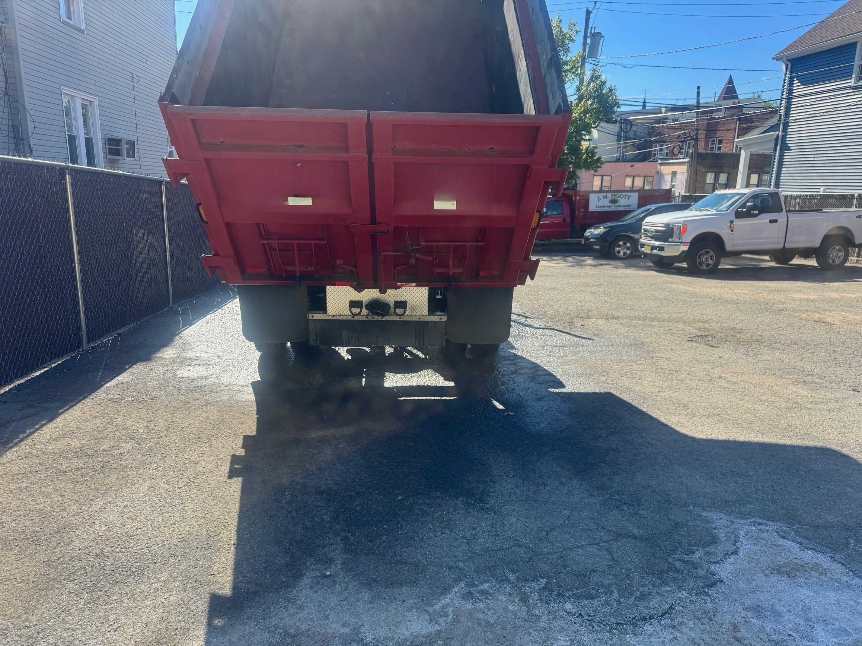 1998 Ford F700 Dump Truck - image 19