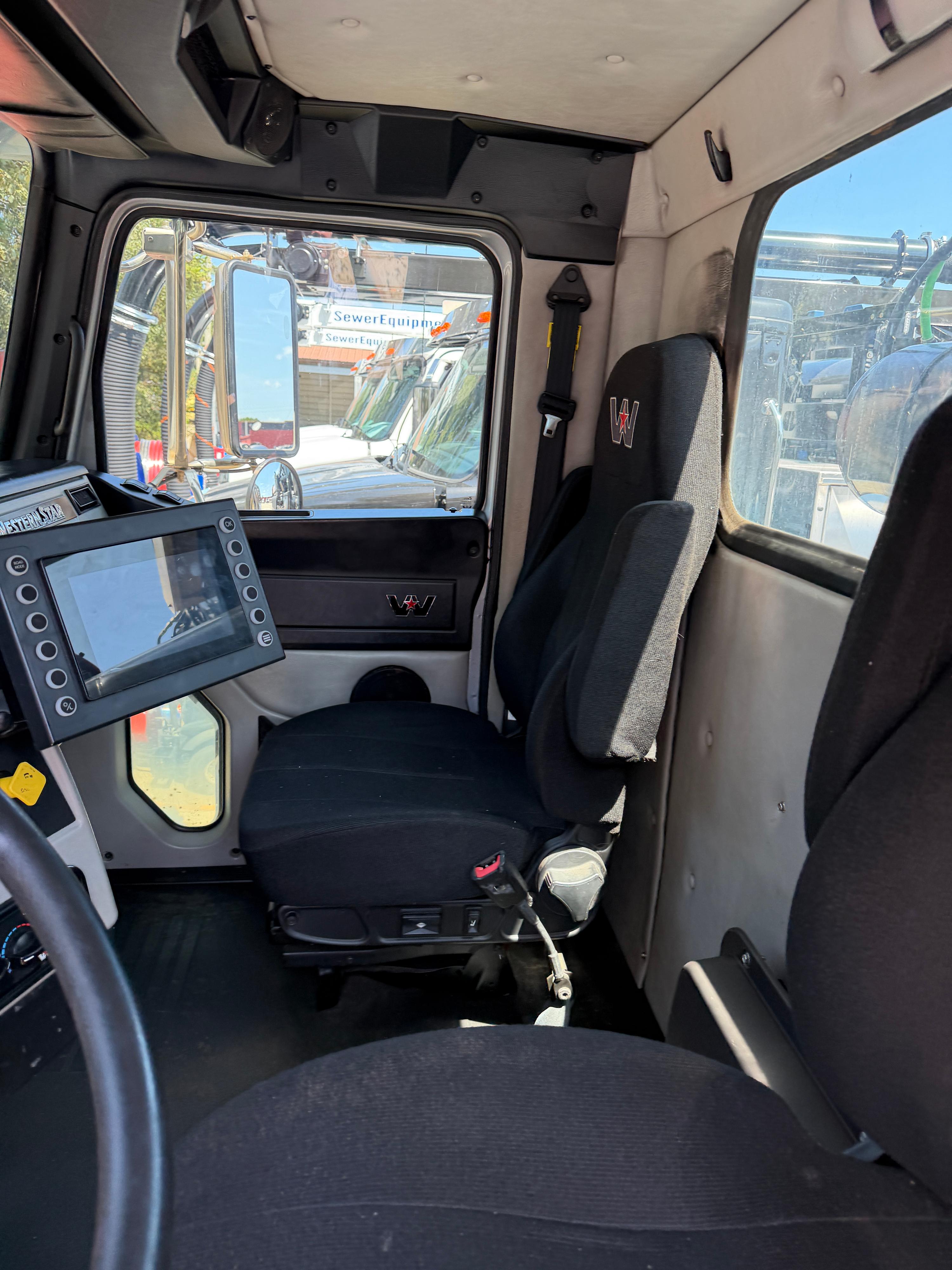 2019 Western Star Vactor Combination - image 11