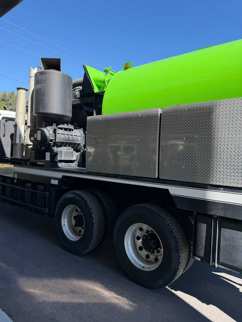 2025 Freightliner Vac-Con Combination — photo 8