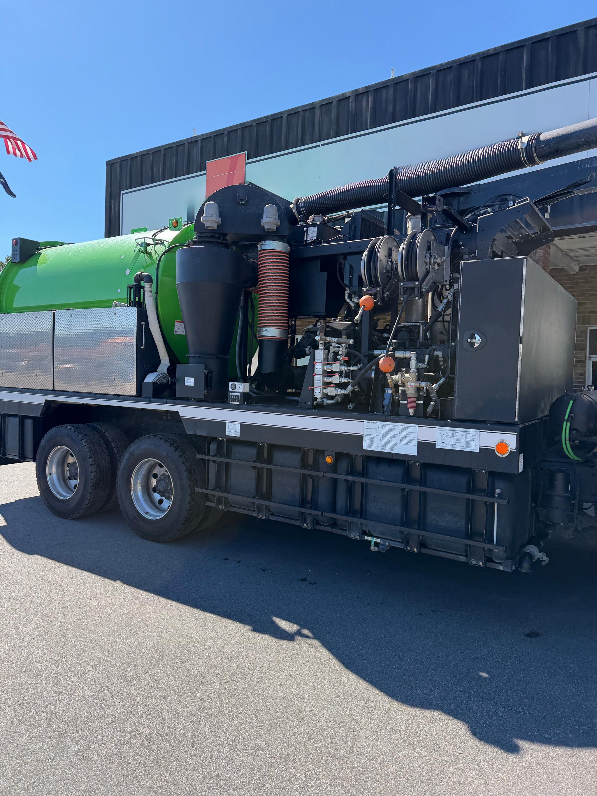 2025 Freightliner Vac-Con Combination - image 3