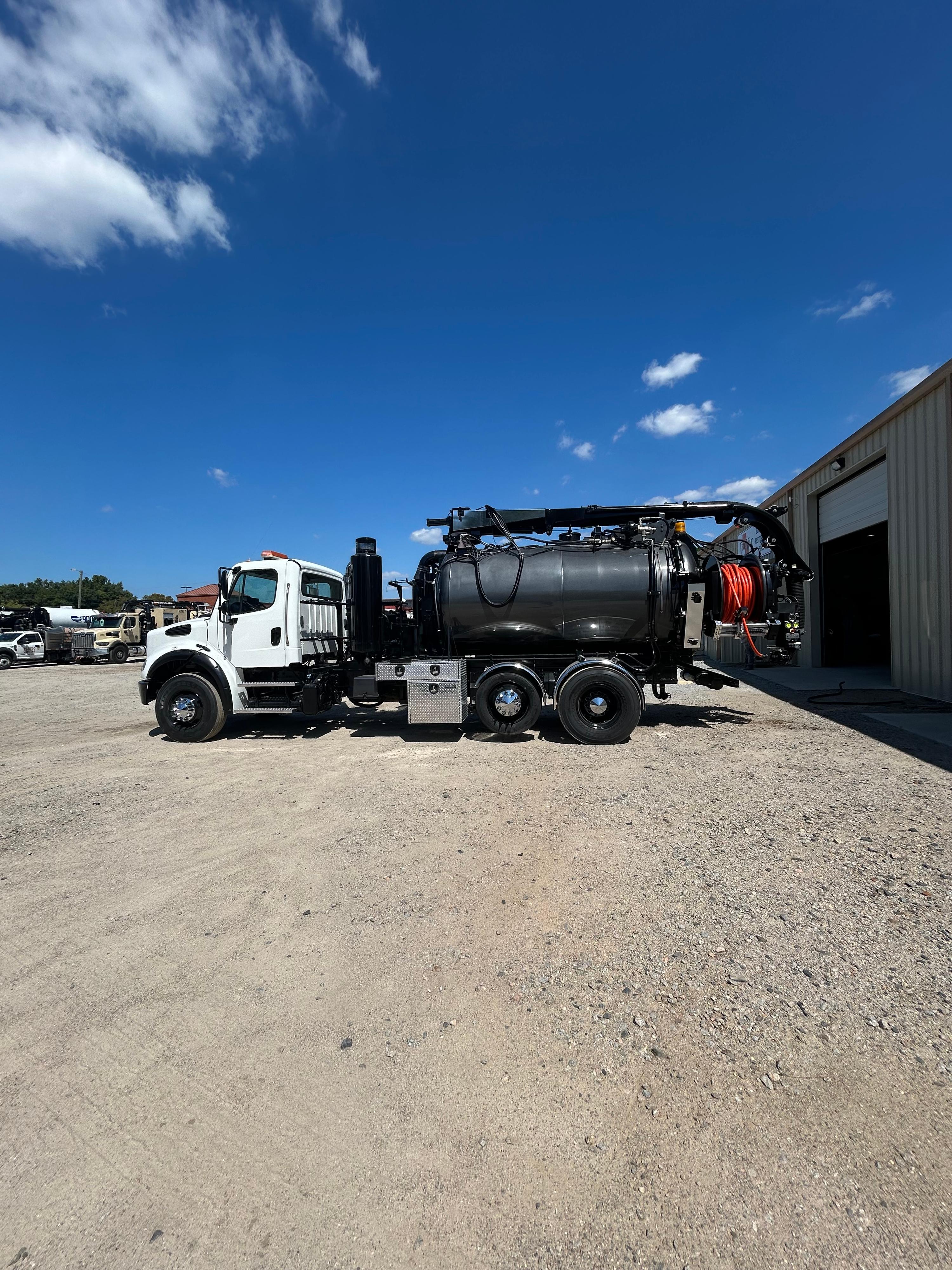 2016 Freightliner Aquatech Combination - image 3