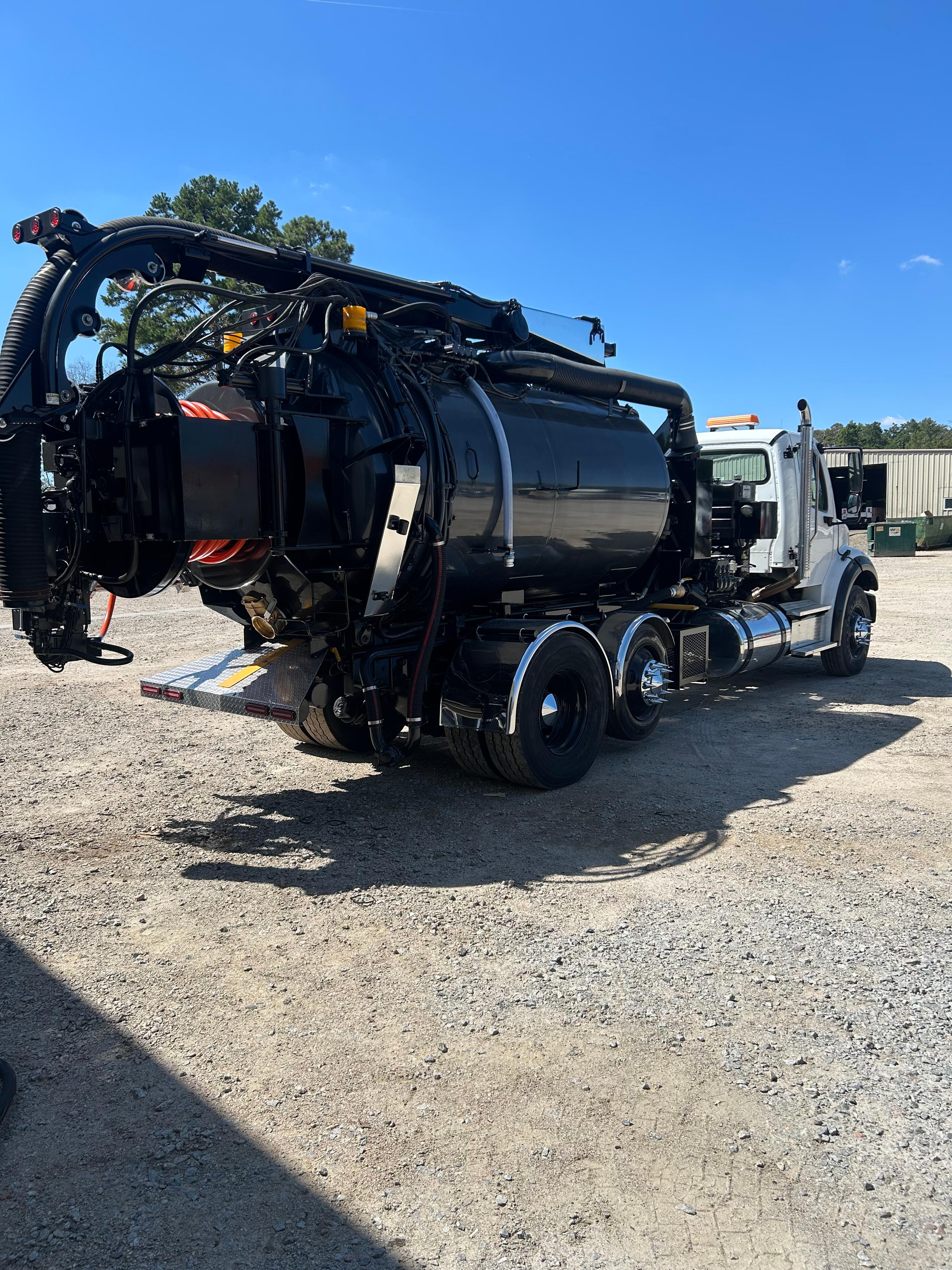 2016 Freightliner Aquatech Combination - image 6