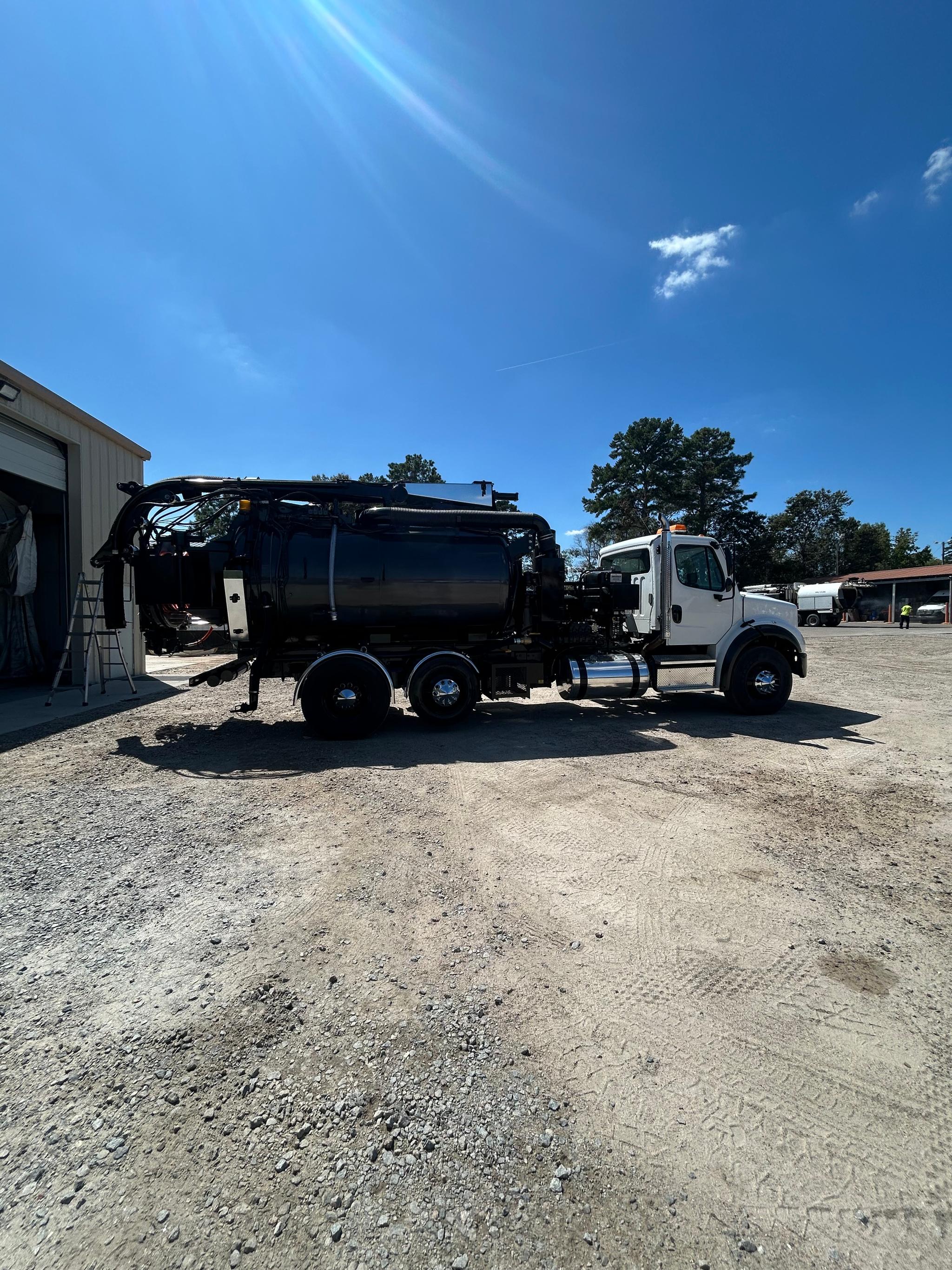 2016 Freightliner Aquatech Combination - image 4