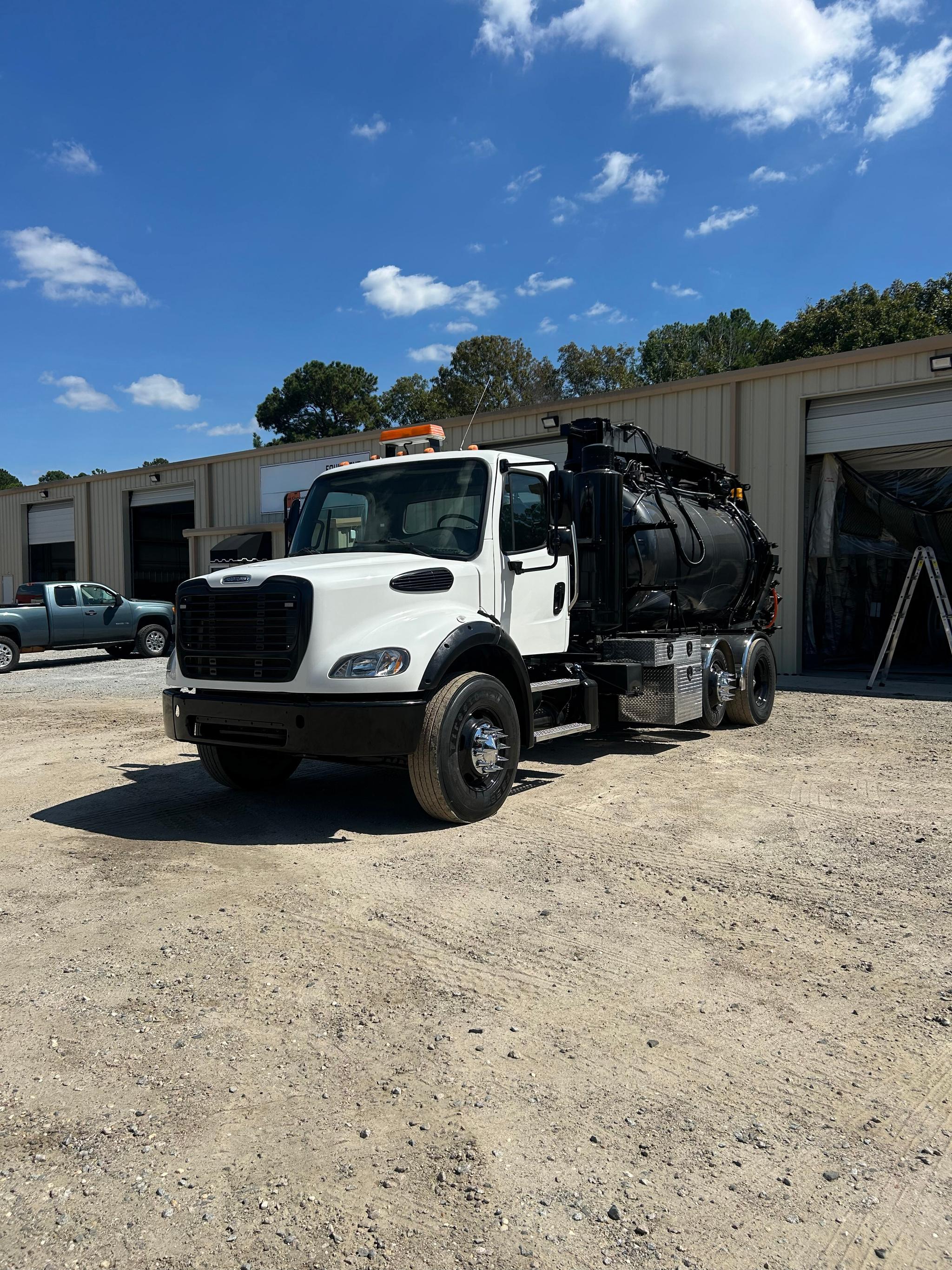 2016 Freightliner Aquatech Combination - image 1