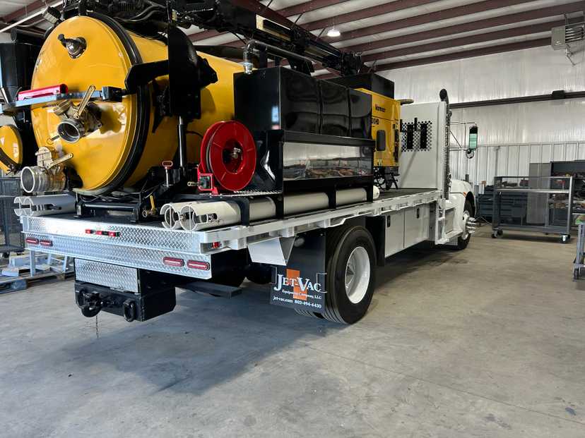 2014 Kenworth Vermeer Hydrovac — photo 2