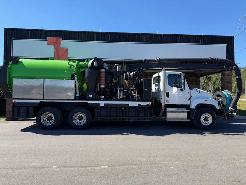 2025 Vac-Con Freightliner Combination