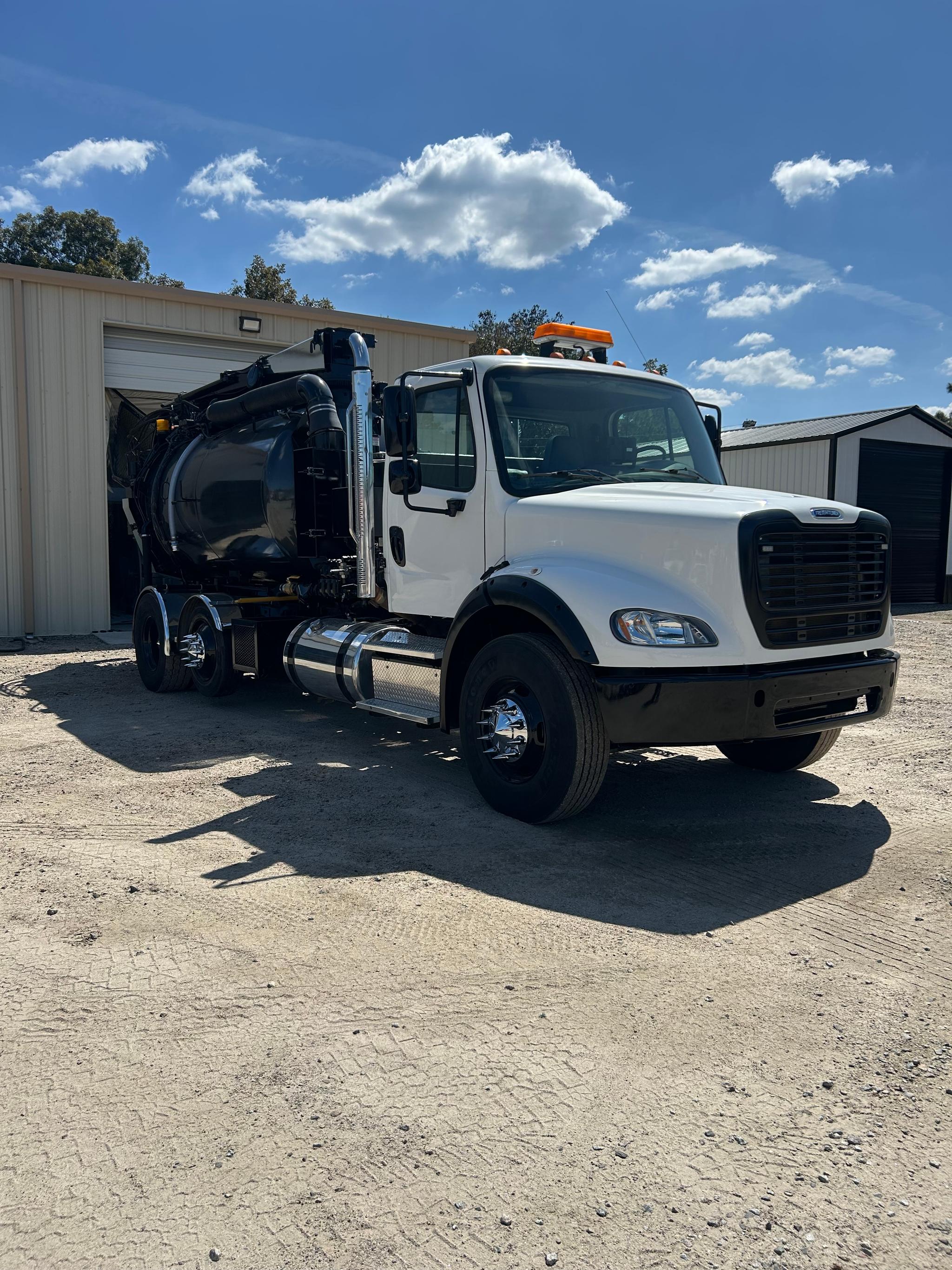 2016 Freightliner Aquatech Combination - image 2