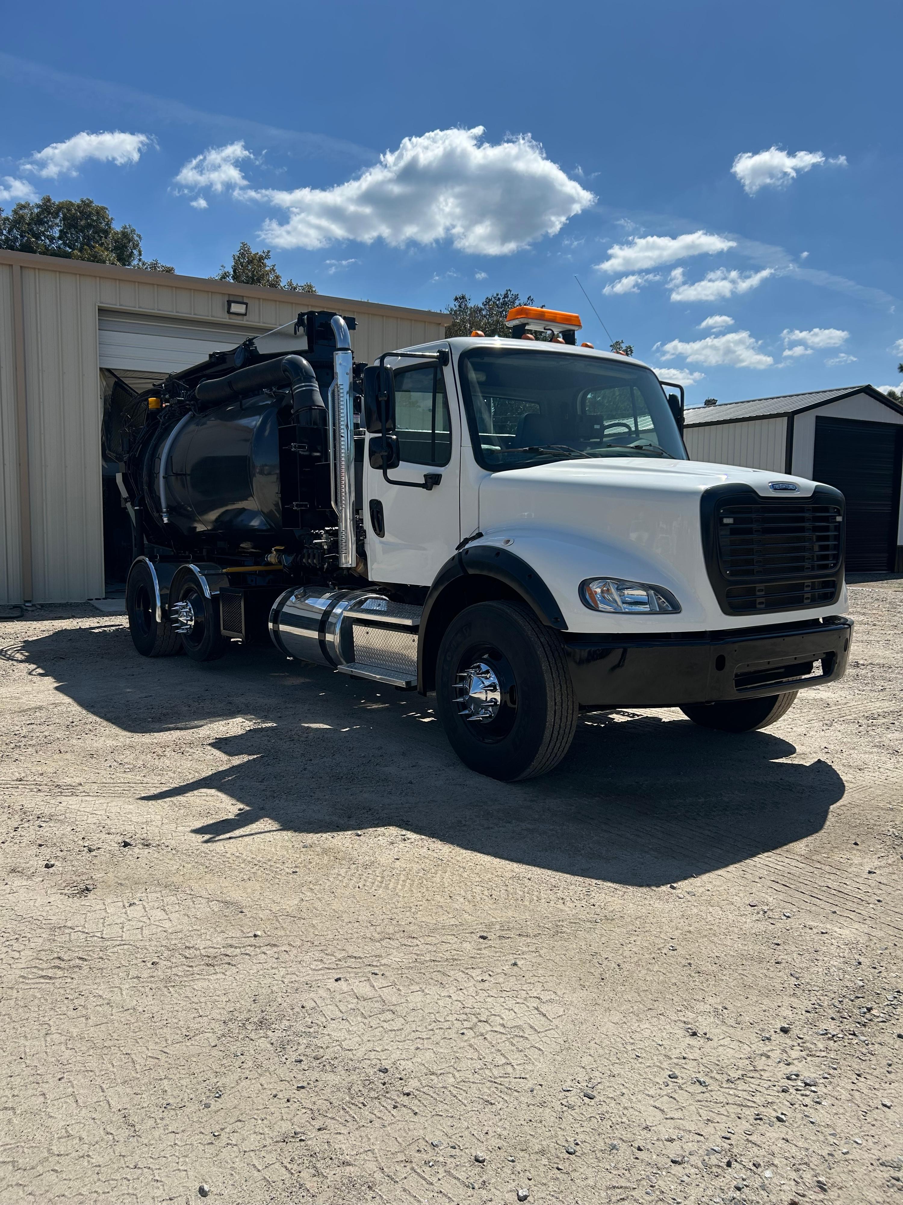 2016 Freightliner Aquatech Combination - image 2