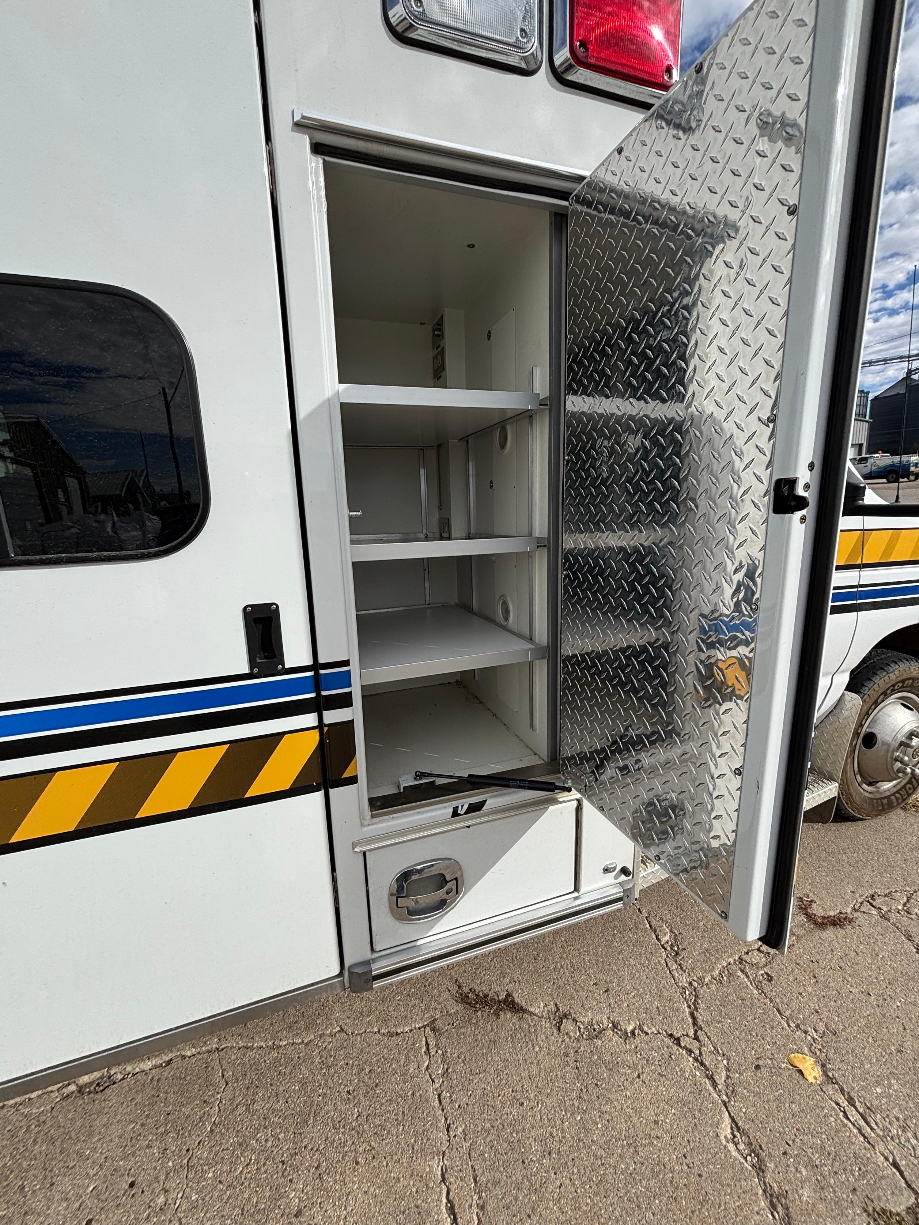 2008 Braun Ford Type III Ambulance - image 6