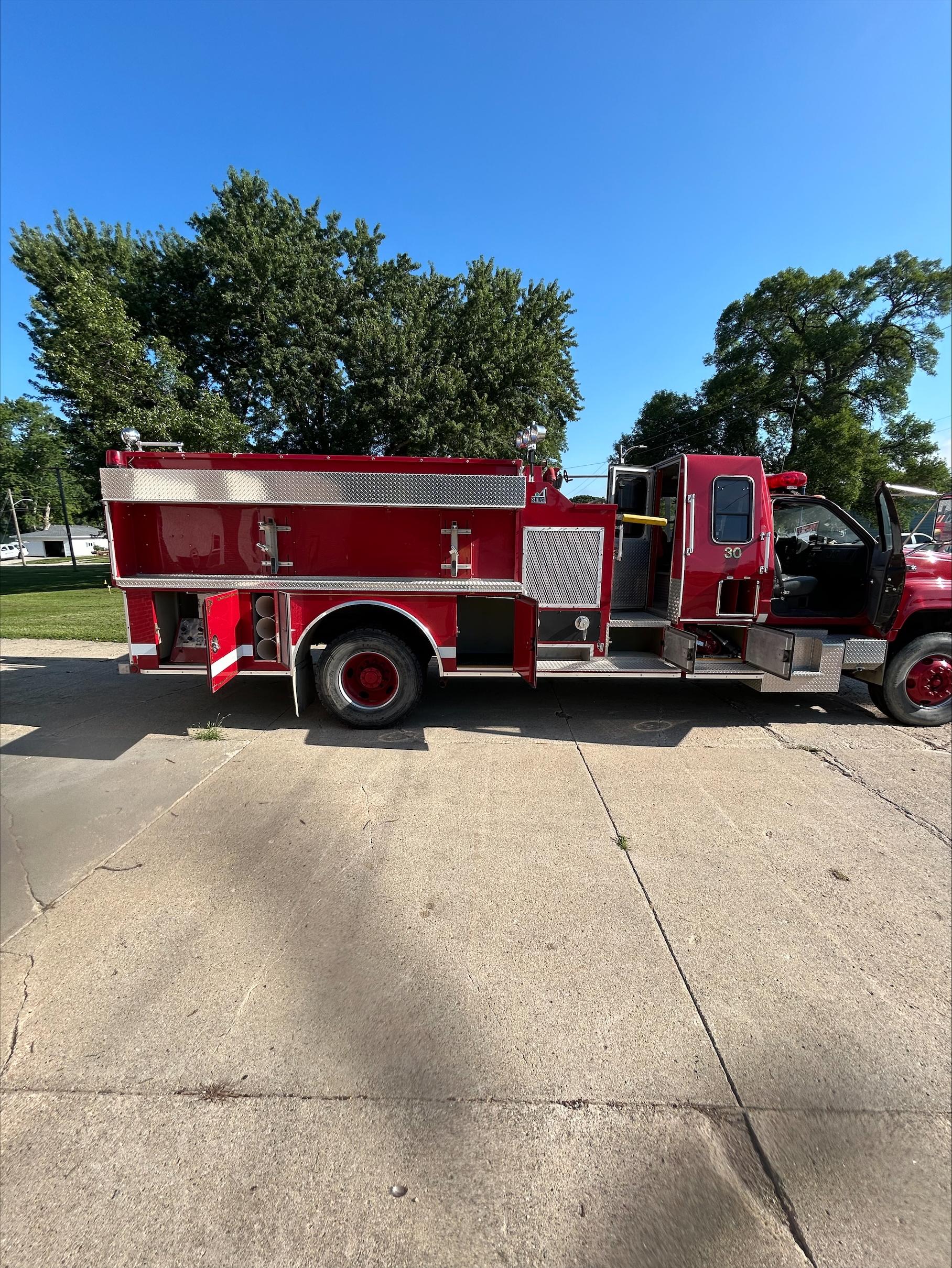1996 GMC 2000 Gallon Pumper/Tanker - image 8