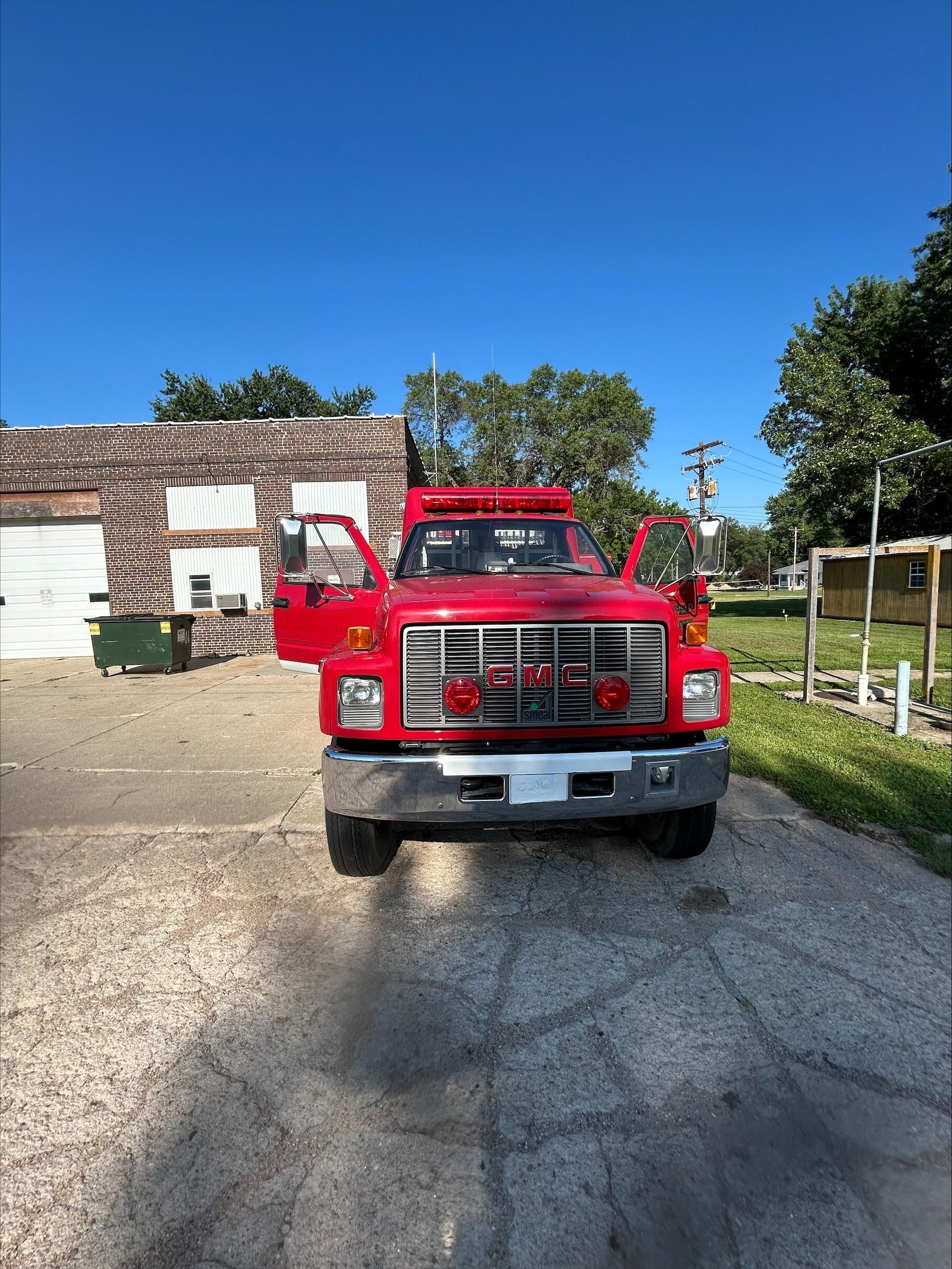 1996 GMC 2000 Gallon Pumper/Tanker - image 7