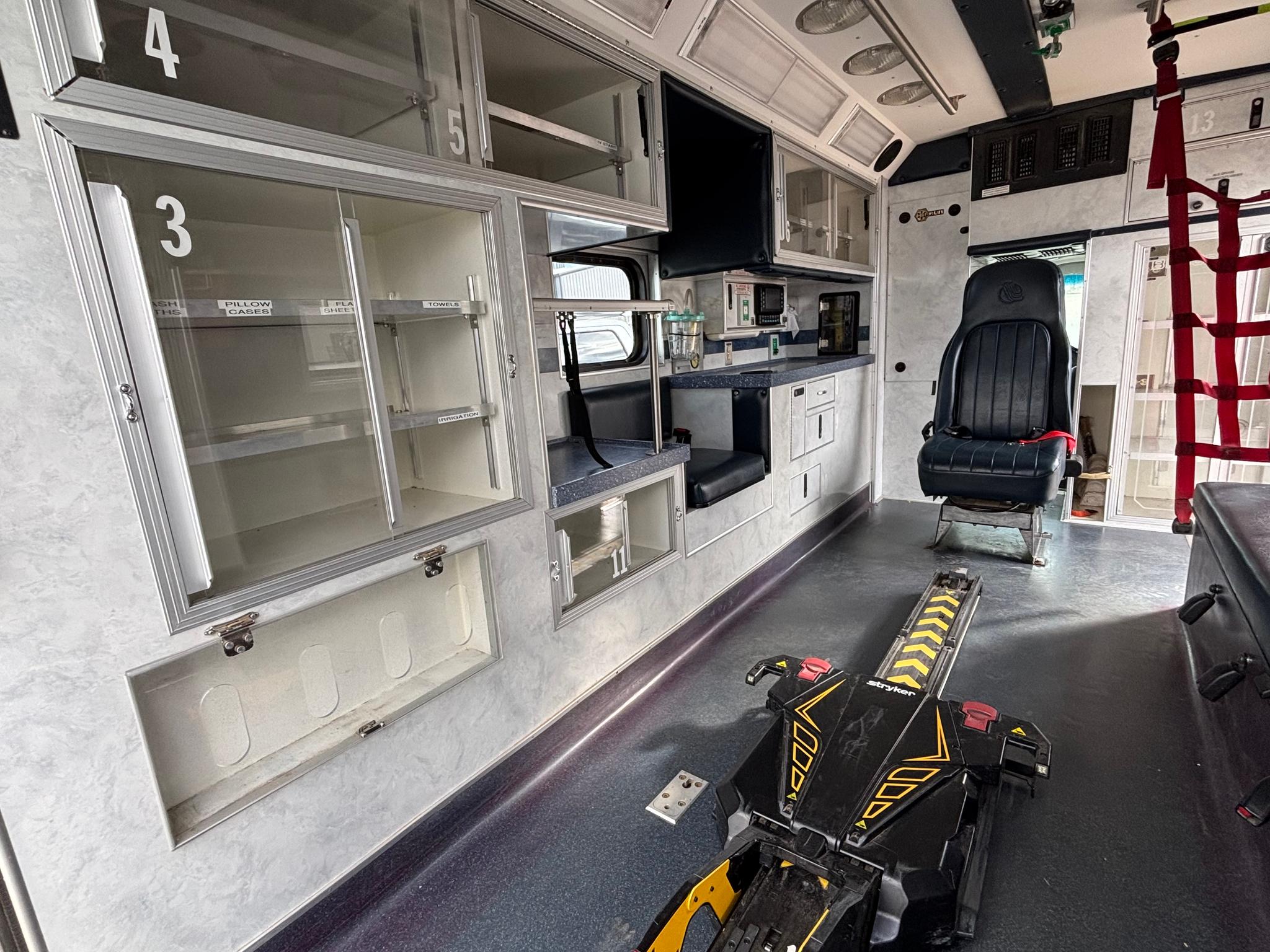 2008 Braun Ford Type III Ambulance - image 5
