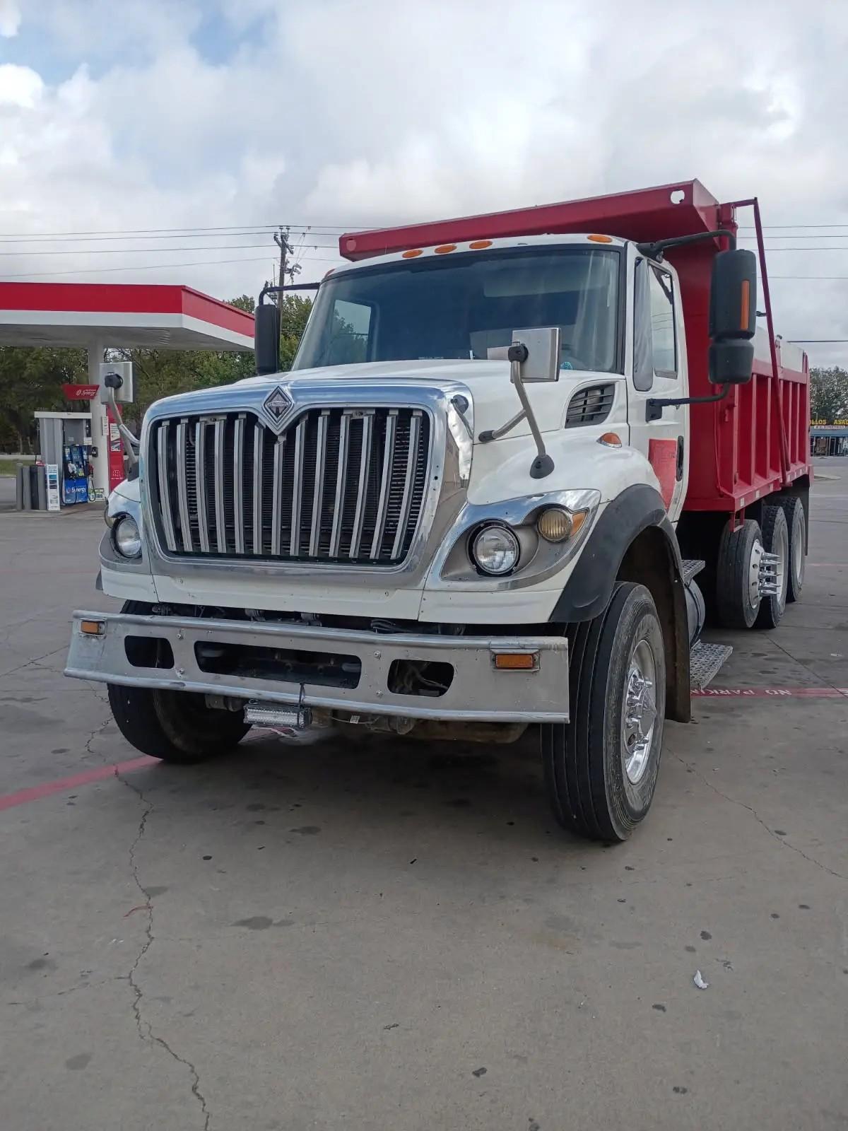 2008 International 7500 with Cummins Engine - image 1