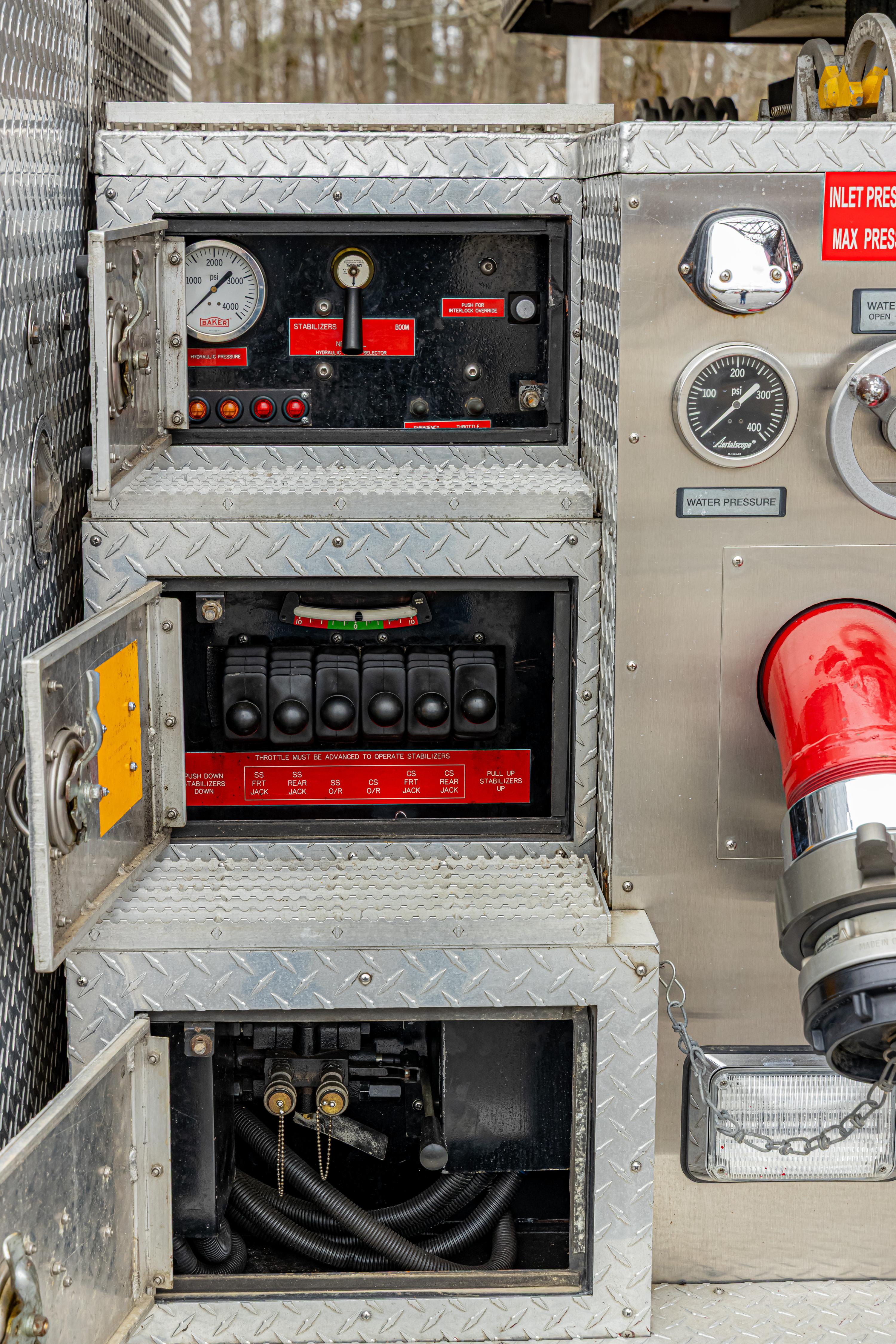 1993 Seagrave Simon-Duplex 90' Aerial - image 11