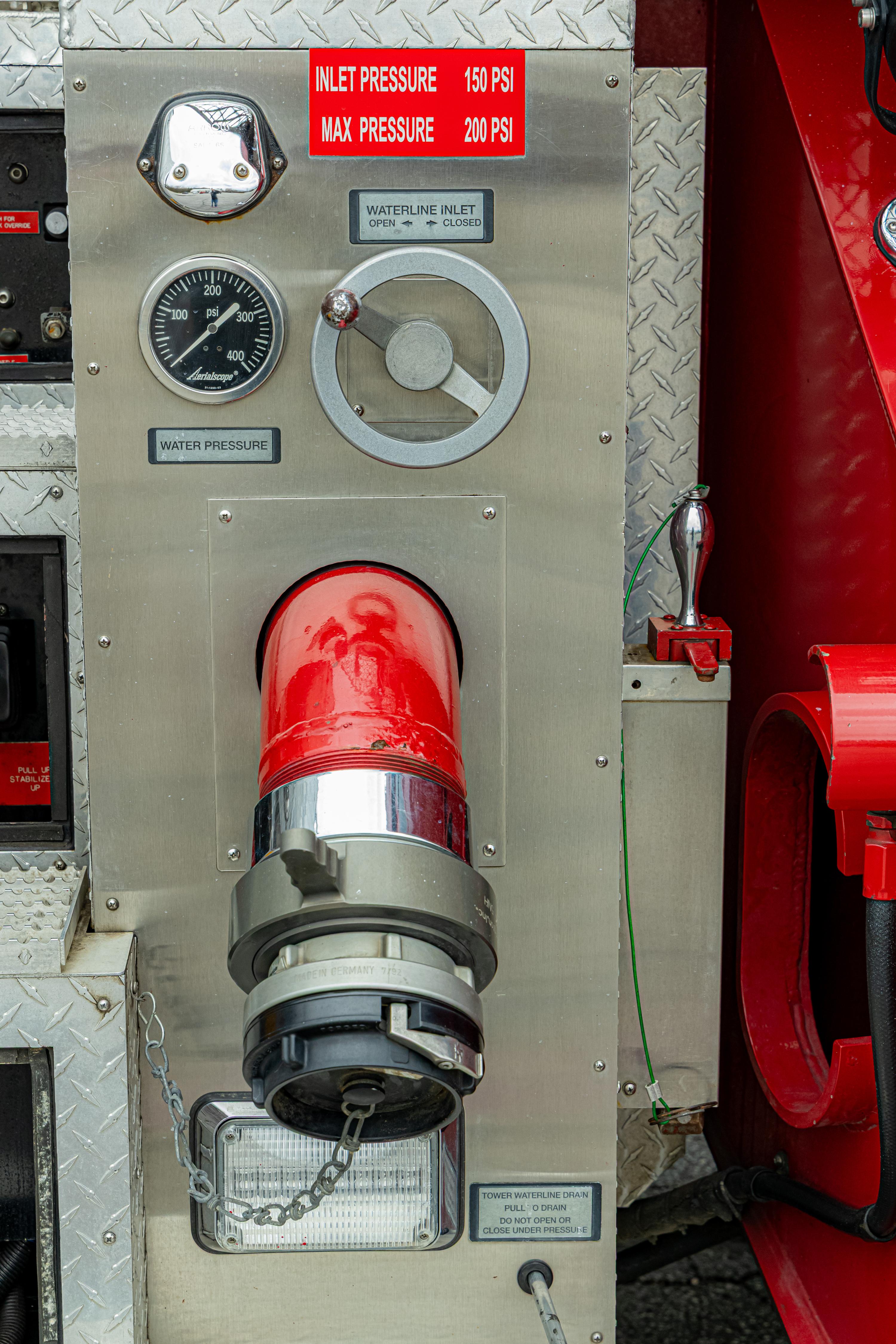 1993 Seagrave Simon-Duplex 90' Aerial - image 12