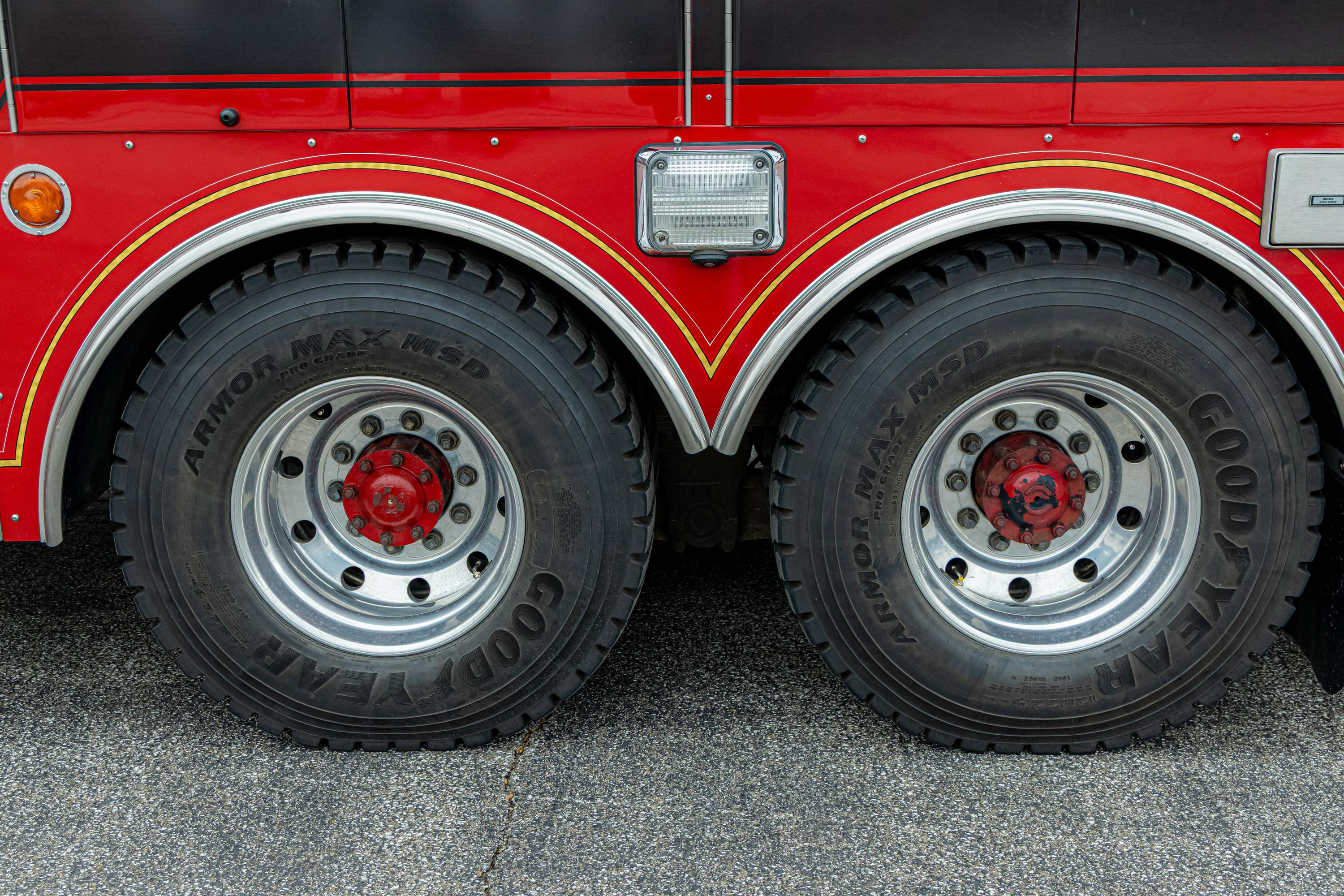 1993 Seagrave Simon-Duplex 90' Aerial - image 76
