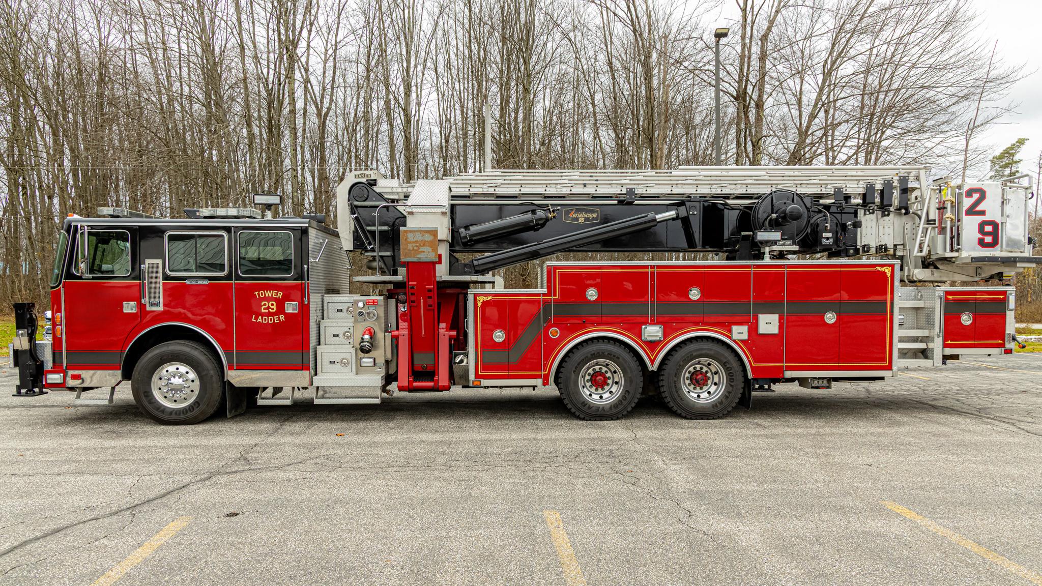 1993 Seagrave Simon-Duplex 90' Aerial - image 4