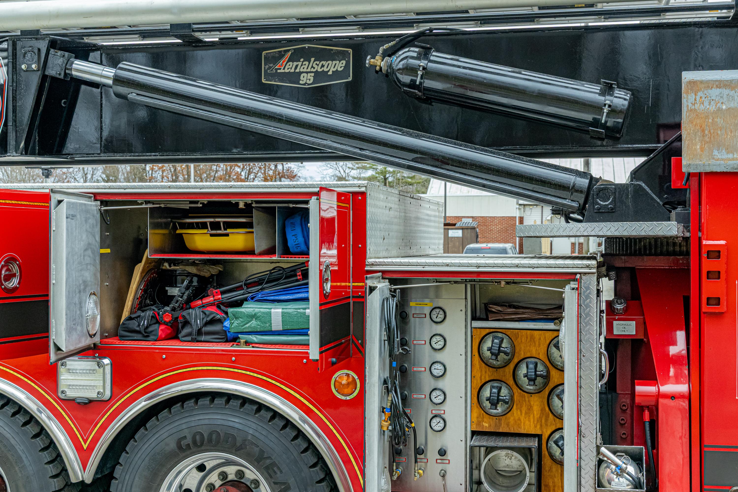 1993 Seagrave Simon-Duplex 90' Aerial - image 28