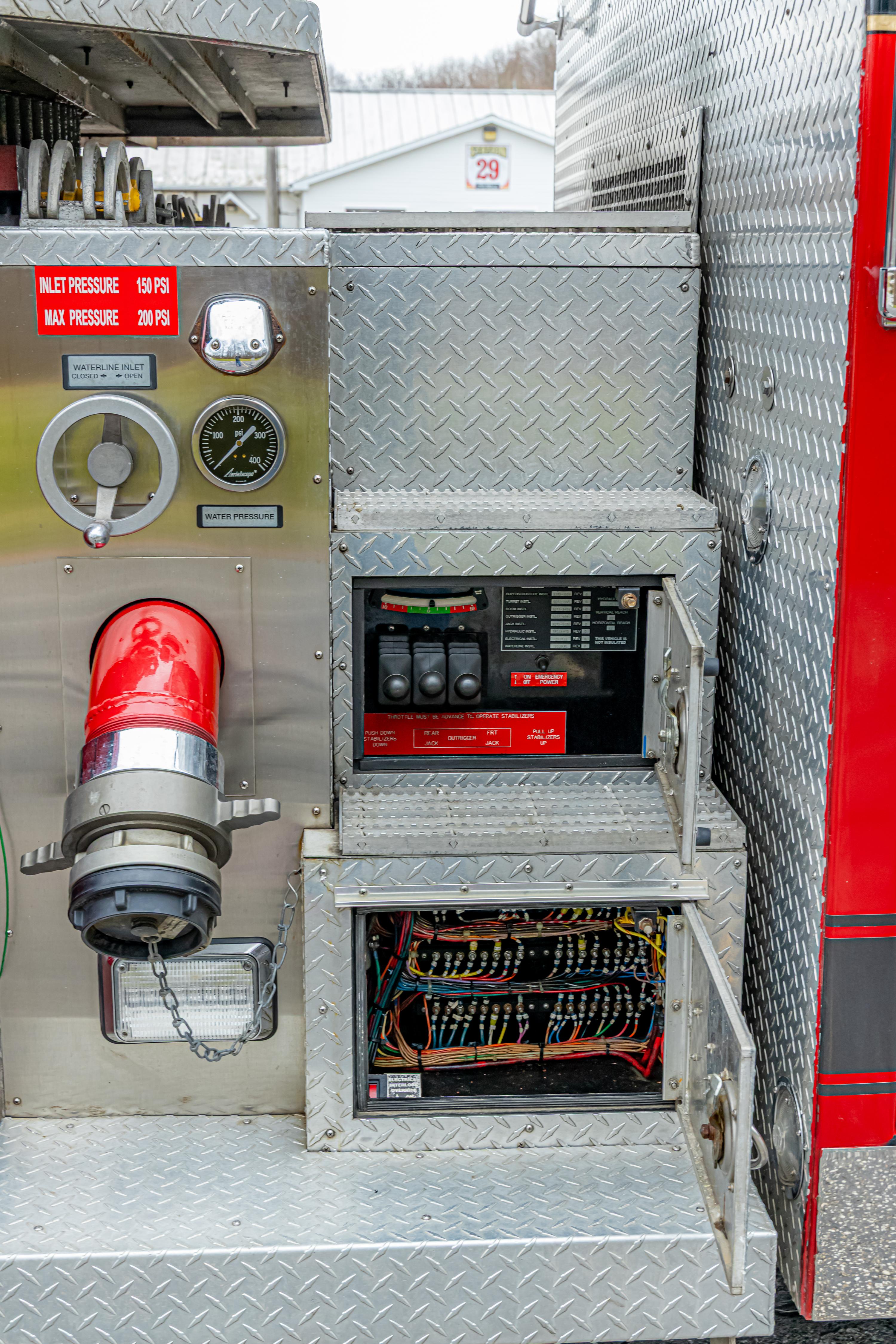 1993 Seagrave Simon-Duplex 90' Aerial - image 31