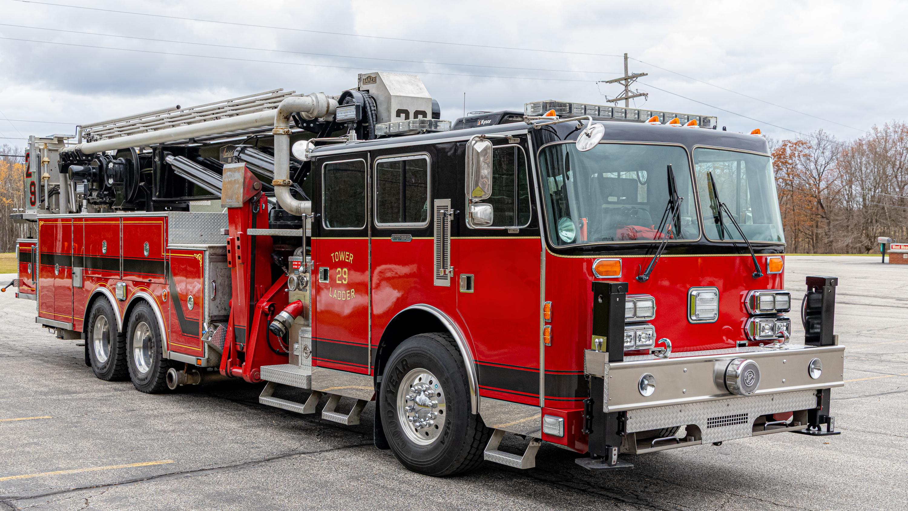 1993 Seagrave Simon-Duplex 90' Aerial - image 1