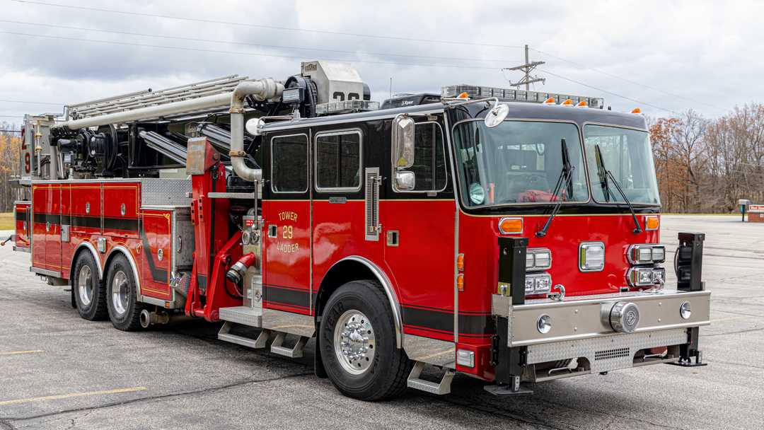 1993 Seagrave Simon-Duplex 90' Aerial