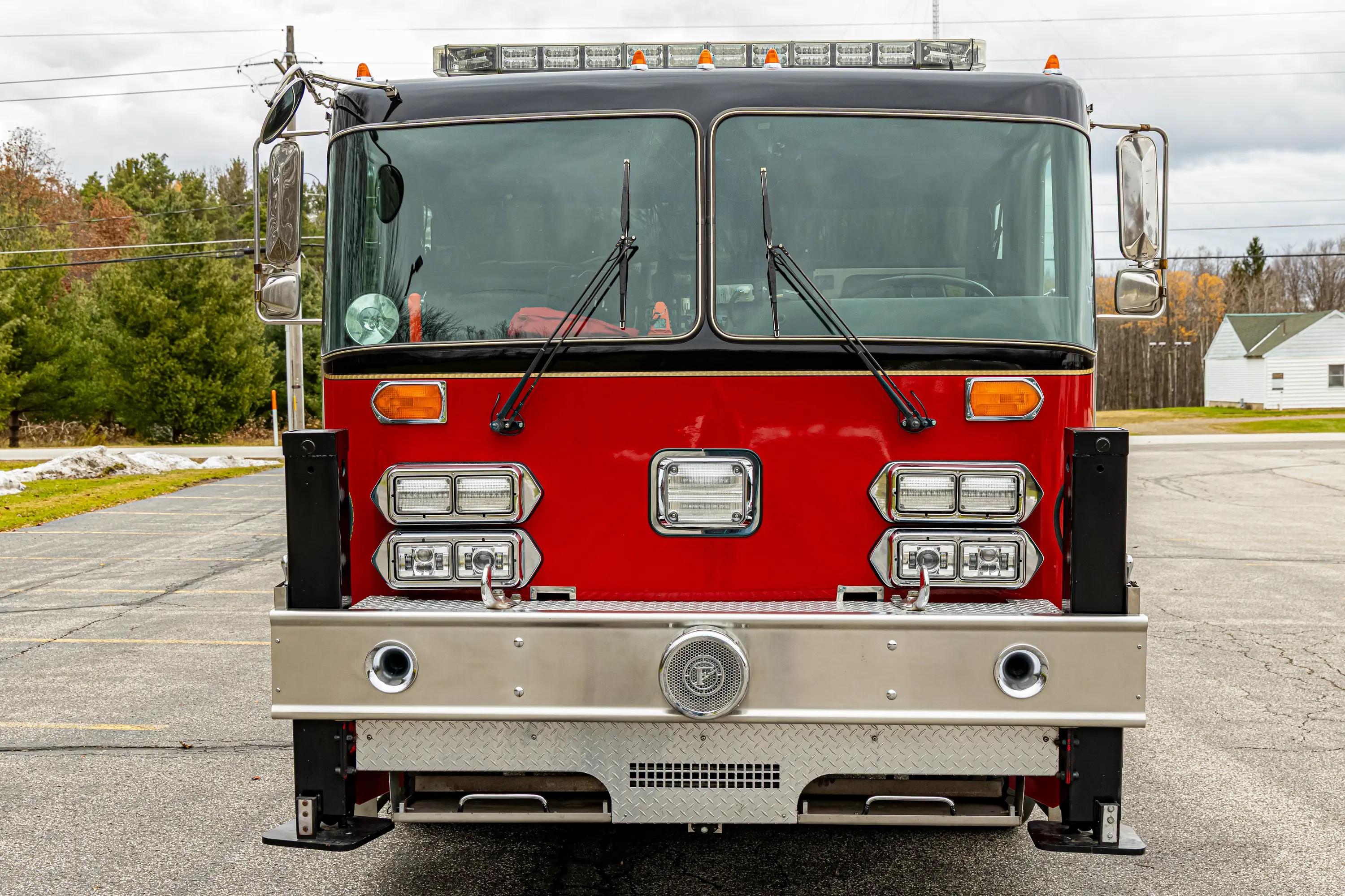1993 Seagrave Simon-Duplex 90' Aerial - image 8