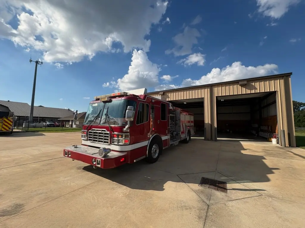 2011 Ferrara Pumper - image 2