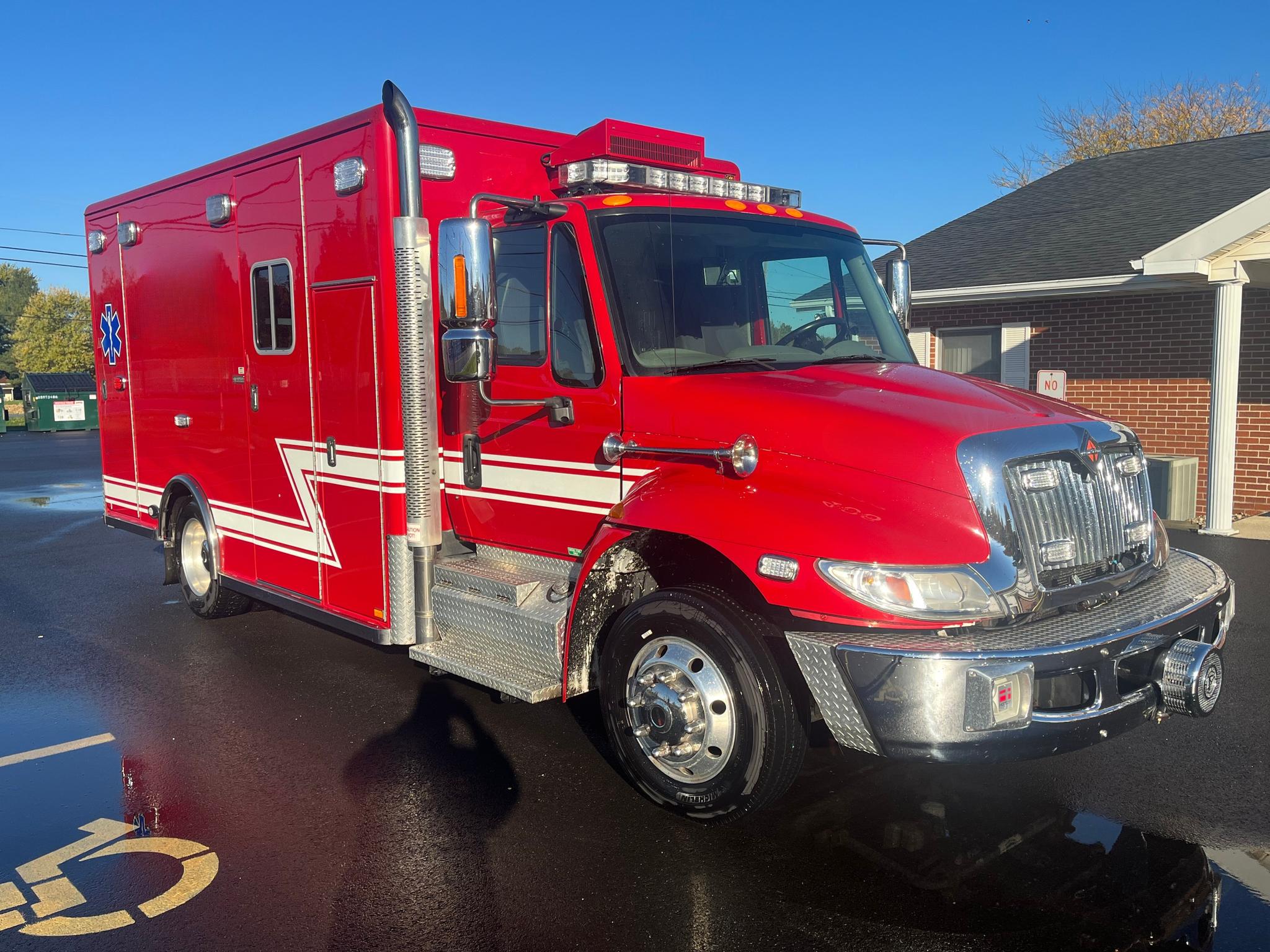 2013 Horton International Type I Ambulance - image 4