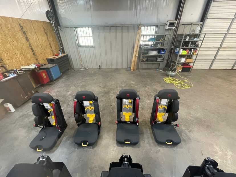 NEW SEATS — photo 4