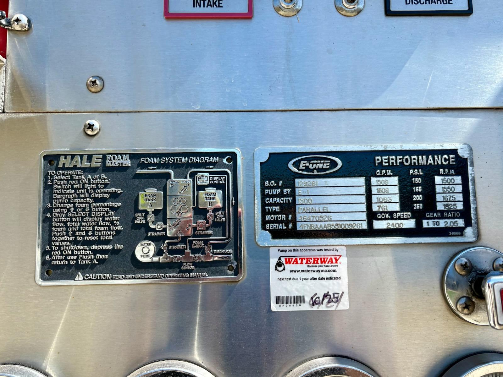 2005 E-One Typhoon Pumper - image 9