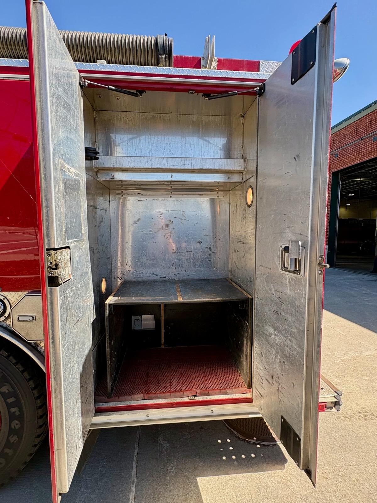 2005 E-One Typhoon Pumper - image 14