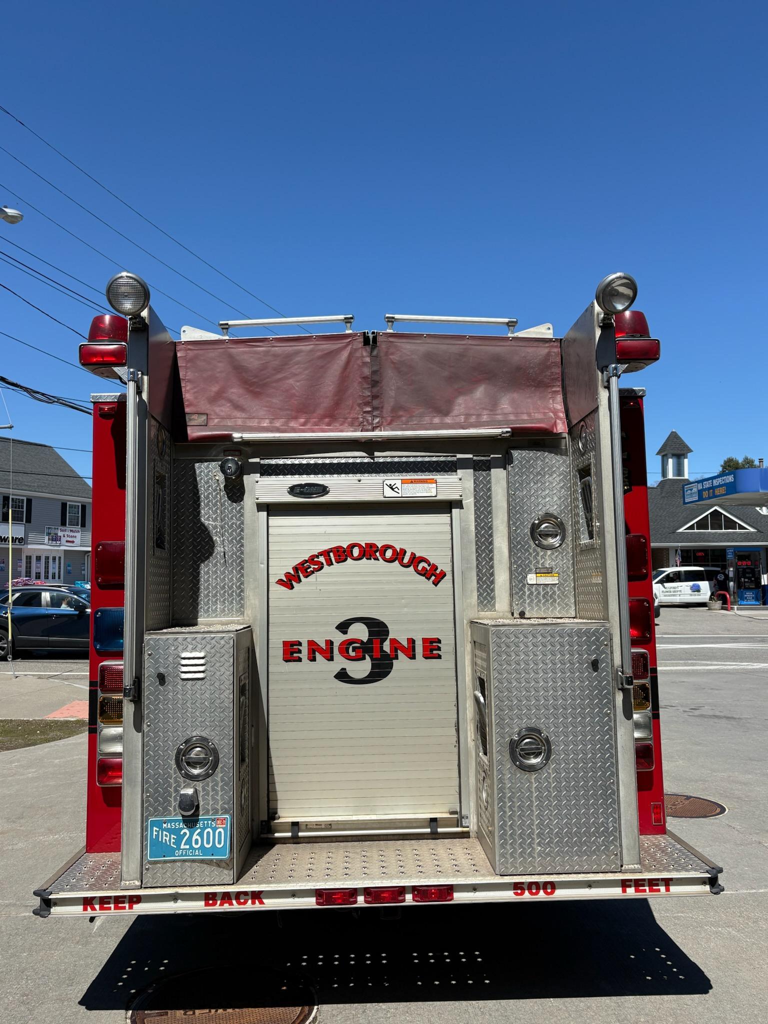 2005 E-One Typhoon Pumper - image 4