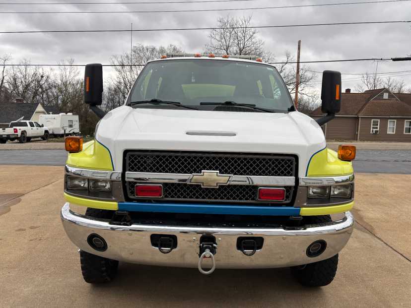 2009 Chevrolet Kodiak 5500 4x4 Squad — photo 6