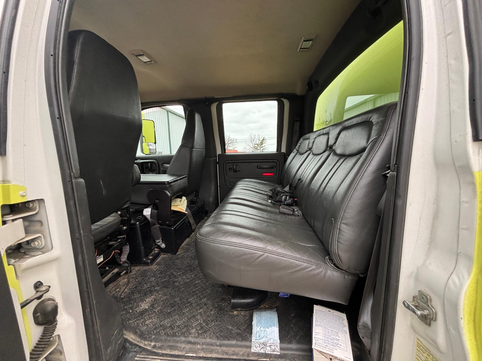 2009 Chevrolet Kodiak 5500 4x4 Squad - image 13
