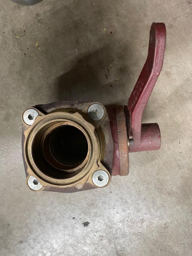 Waterous discharge valve