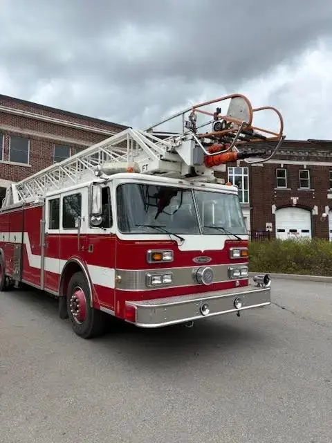 1991 Pierce 100' Aerial