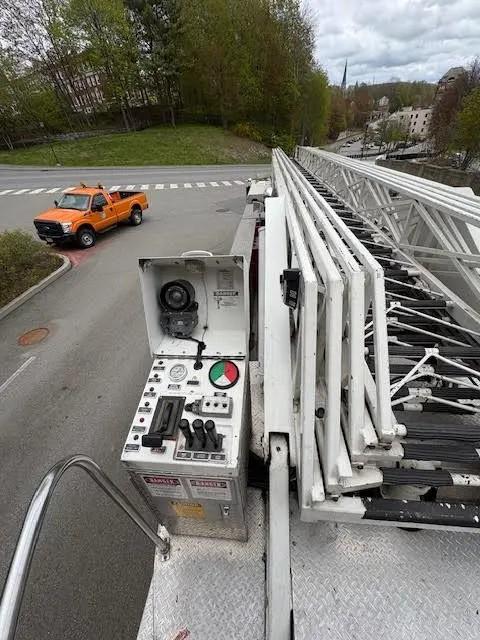1991 Pierce 100' Aerial - image 27