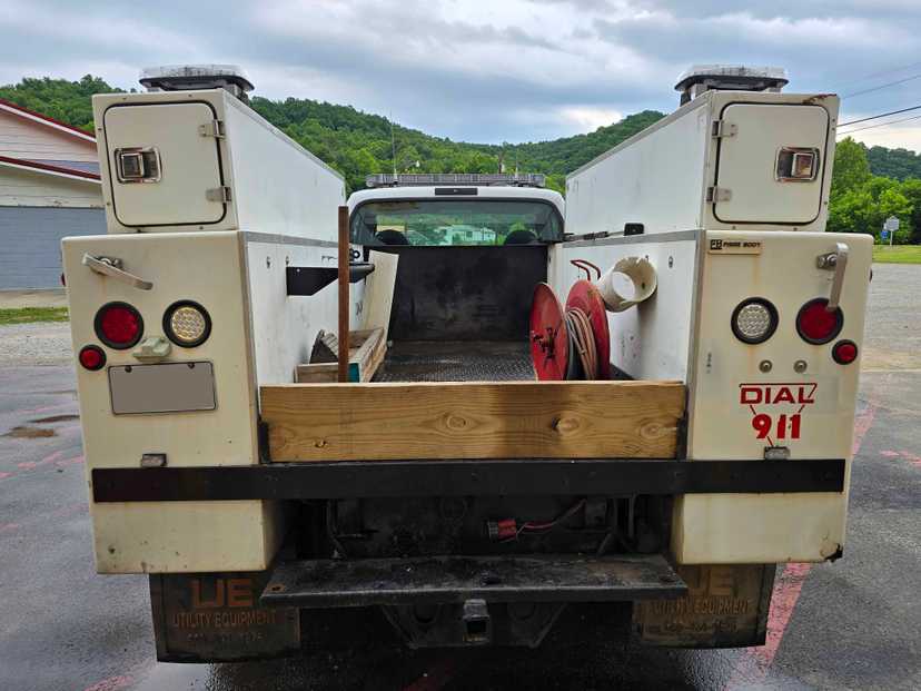 2004 Ford F-350 4x4 Light Rescue — photo 3