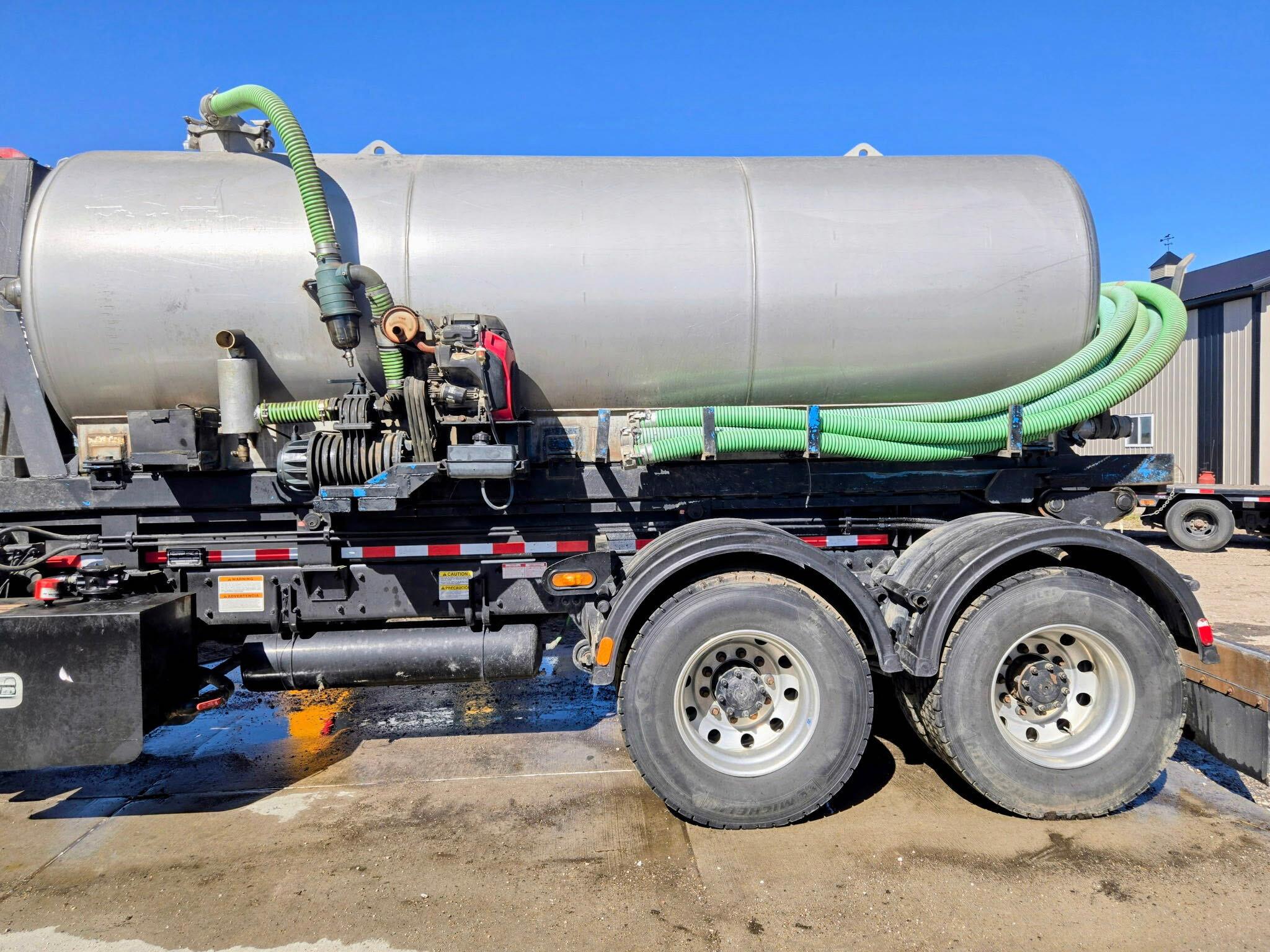 2021 Freightliner jurop Septic - image 5