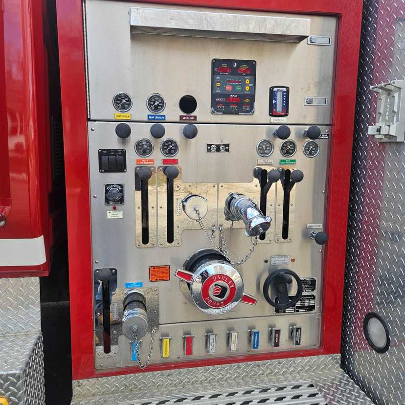 2005 Darley International Pumper — photo 6