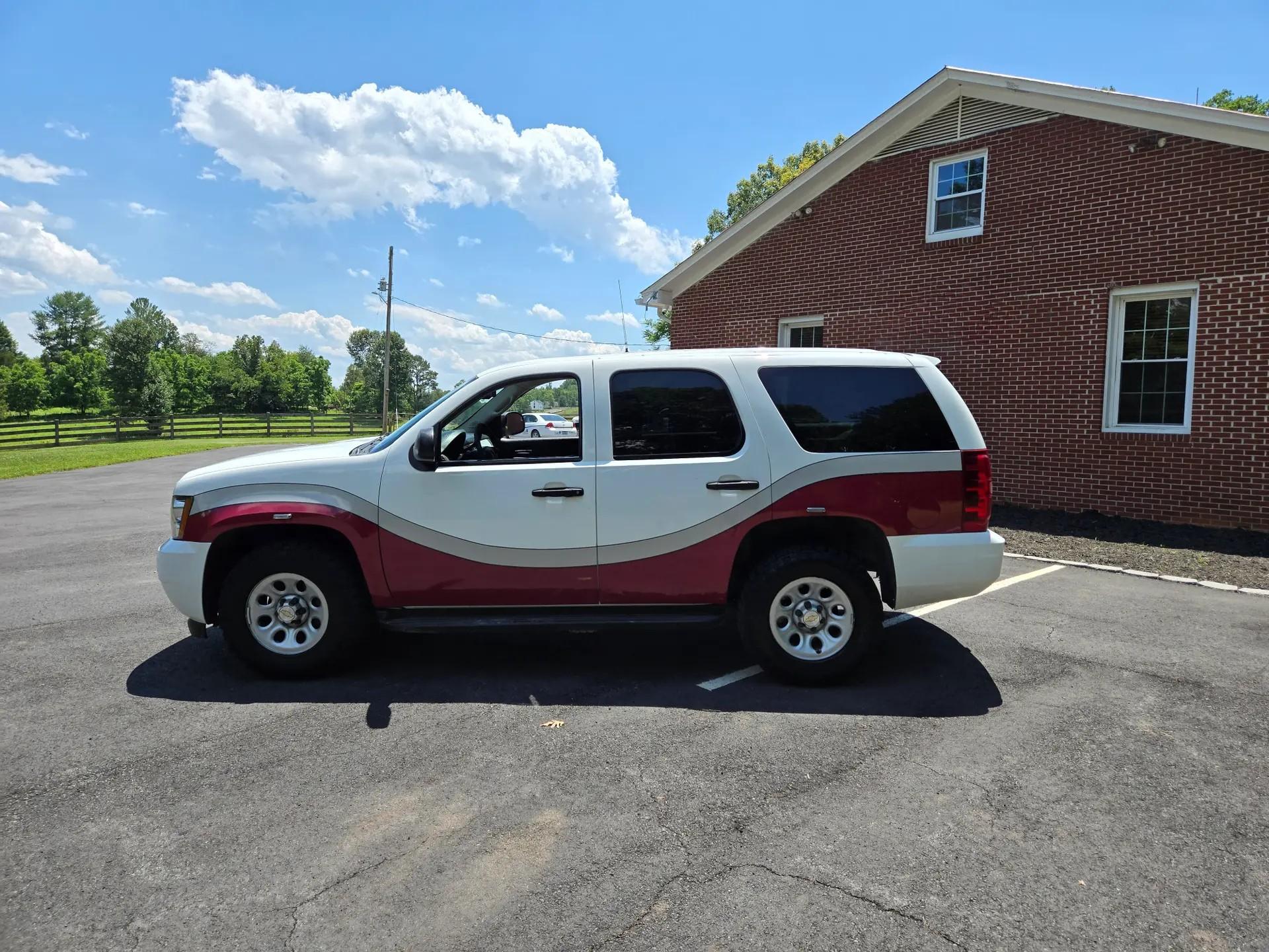 2008 Chevrolet Tahoe 4x4 Command Unit - image 2