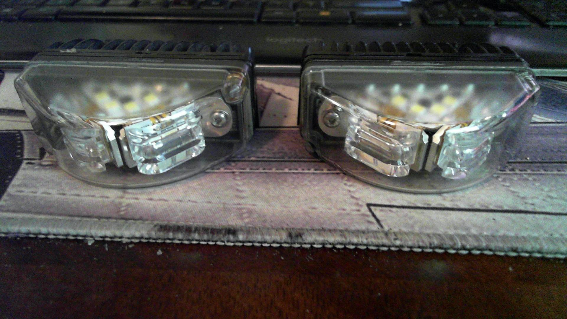 whelen lens v mirror lights pair red with white puddle light - image 1