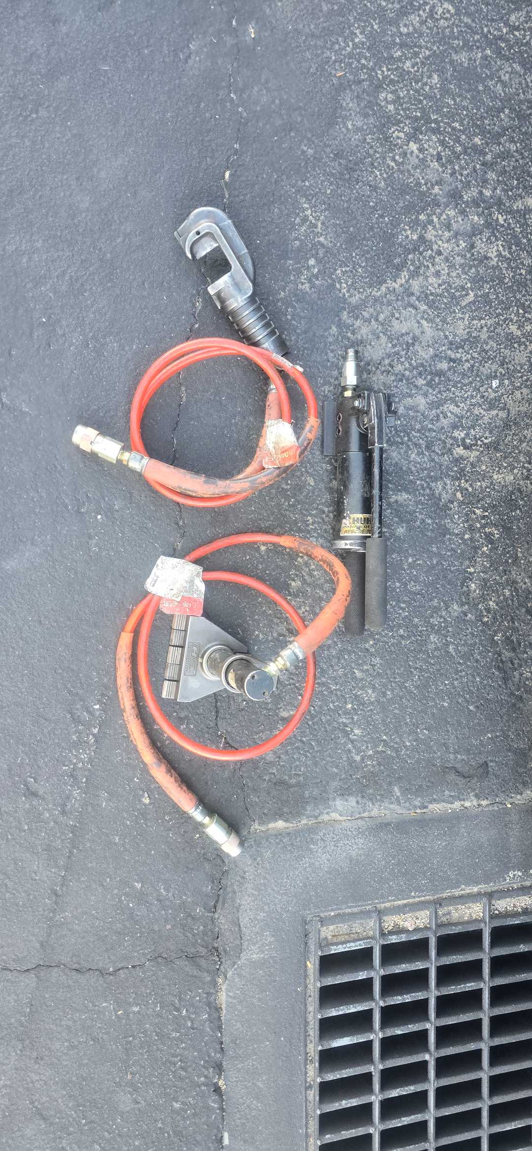 Hurst Rabbit tool and cutter